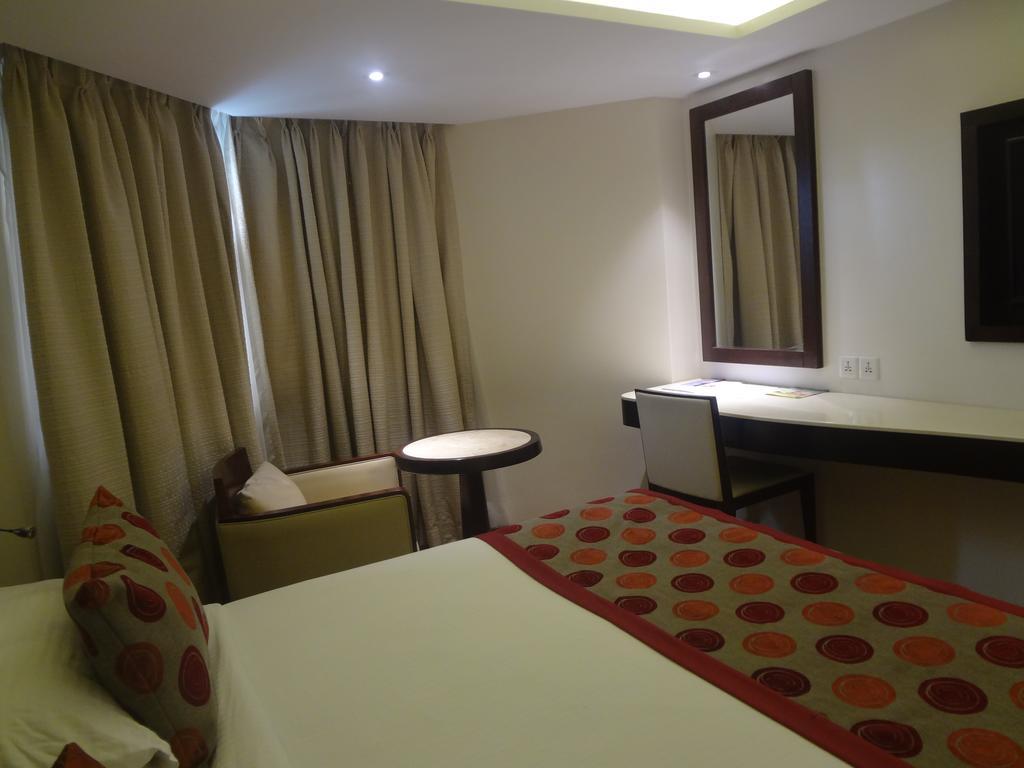 Ramee Guestline Hotel Juhu Mumbai Ngoại thất bức ảnh